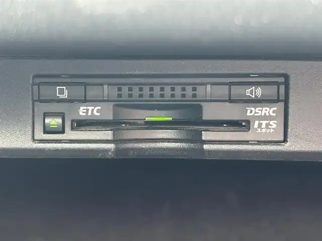 レクサス ＮＸ 300h Iパッケージ 岡山県 2015(平27)年 12.7万km スターライトブラックガラスフレーク 登録時走行距離126821km/純正ナビ/フルセグTV(AM.FM.CD.DVD.TV.BT)/バックカメラ/ビルトインETC/ブラインドスポットモニター/デジタルインナーミラー/シートヒーター/ステアリングヒーター/クリアランスソナー/衝突軽減ブレーキ/レーダークルーズコントロール/レーンキープアシスト/オートライト/アイドリングストップ/パワーバックドア/18インチ純正AW/純正フロアマット/プッシュスタート