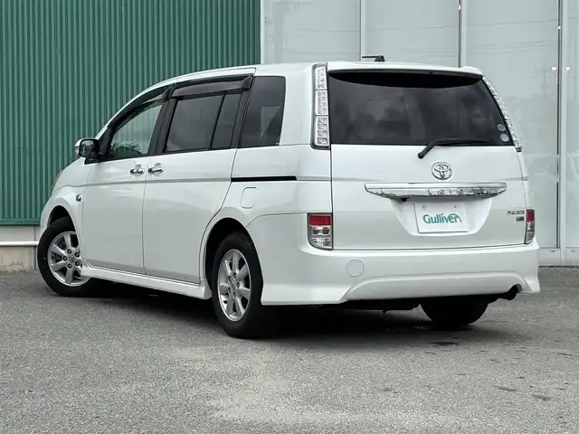 トヨタ アイシス プラタナ Vセレクション 福岡県 2011(平23)年 7.9万km ホワイトパールクリスタルシャイン プッシュスタートボタン/スマートキー/Bluetoothオーディオ/バックカメラ/フルセグTV/SDナビ（地図SDなし）/純正フロアマット/両側パワースライドドア/純正アルミホイール/オートライト