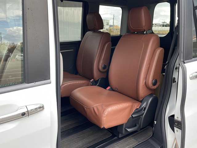 ホンダ ステップワゴン スパーダ ホンダセンシング 道東・釧路十勝 2017(平29)年 9.2万km ホワイトオーキッドパール ・4WD/・純正9インチSDナビ/(BT CD DVD フルセグ FM AM)/・バックカメラ/・純正11インチフリップダウンモニター/・クルーズコントロール/・両側パワースライドドア/・ヒーテッドドアミラー/・社外エンジンスターター/・電動格納ミラー/・パドルシフト/・ステアリングスイッチ/・革調シートカバー/・ホンダセンシング/・衝突軽減装置/・車線逸脱警報装置/・フロントワイパーデアイサー/・MTモード付AT/・オートライト/・LEDヘッドライト/・フォグライト/・スマートキー/・プッシュスタート/・純正１６インチアルミホイール