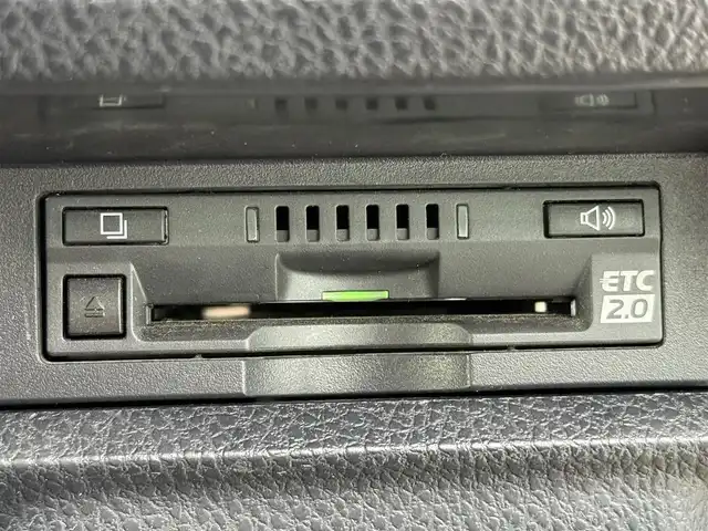 トヨタ ヴォクシー ZS 煌Ⅱ 奈良県 2019(平31)年 4.3万km ブラック 7人乗り/モデリスタ(フロントスポイラー)/TOYOTAセーフティセンス/・プリクラッシュセーフティ/(歩行者[昼]検知機能付衝突回避支援タイプ//レーザーレーダー＋単眼カメラ方式)/・レーンディパーチャアラート/・オートマチックハイビーム/先行車発進お知らせ機能/パーキングサポートブレーキ(前後方静止物)/純正１０型ナビ　型式：NSZN-Z68T/【フルセグTV、DVD再生可、BT対応】/ステアリングスイッチ/フロント、バックカメラ/純正フリップダウンリヤモニター/純正ドライブレコーダー/ビルトインETC2.0/クルーズコントロール/両側パワースライドドア/アイドリングストップ/横滑り防止装置/電動格納ミラー/純正フロアマット/オートライト/LEDヘッドライト/LEDフォグ/純正17インチアルミホイール