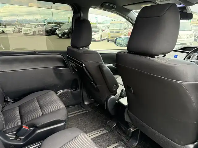 トヨタ ヴォクシー ZS 煌Ⅱ 奈良県 2019(平31)年 4.3万km ブラック 7人乗り/モデリスタ(フロントスポイラー)/TOYOTAセーフティセンス/・プリクラッシュセーフティ/(歩行者[昼]検知機能付衝突回避支援タイプ//レーザーレーダー＋単眼カメラ方式)/・レーンディパーチャアラート/・オートマチックハイビーム/先行車発進お知らせ機能/パーキングサポートブレーキ(前後方静止物)/純正１０型ナビ　型式：NSZN-Z68T/【フルセグTV、DVD再生可、BT対応】/ステアリングスイッチ/フロント、バックカメラ/純正フリップダウンリヤモニター/純正ドライブレコーダー/ビルトインETC2.0/クルーズコントロール/両側パワースライドドア/アイドリングストップ/横滑り防止装置/電動格納ミラー/純正フロアマット/オートライト/LEDヘッドライト/LEDフォグ/純正17インチアルミホイール