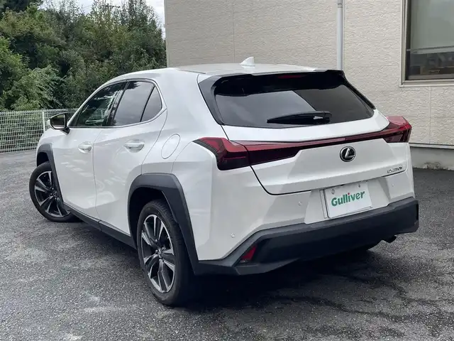 レクサス ＵＸ 250h バージョンL 静岡県 2023(令5)年 2.3万km ソニッククォーツ ワンオーナー/サンルーフ/純正ナビ/フルセグTV/BT/USB/マークレビンソン/全方位カメラ/茶革シート/前席シートヒーター/エアシート/前席パワーシート/運転席シートメモリー/ステアリングヒーター/パワーバックドア/ビルトインETC2.0/TVキャンセラー/前後ドライブレコーダー/プリクラッシュセーフティ/レーンキープアシスト/レーダークルーズコントロール/クリアランスソナー/ブラインドスポットモニター/ヘッドアップディスプレイ/バックフォグ/スマートキー×2/カードキー/保証書/取扱説明書/ナビ取扱説明書/R6/R7点検記録簿有
