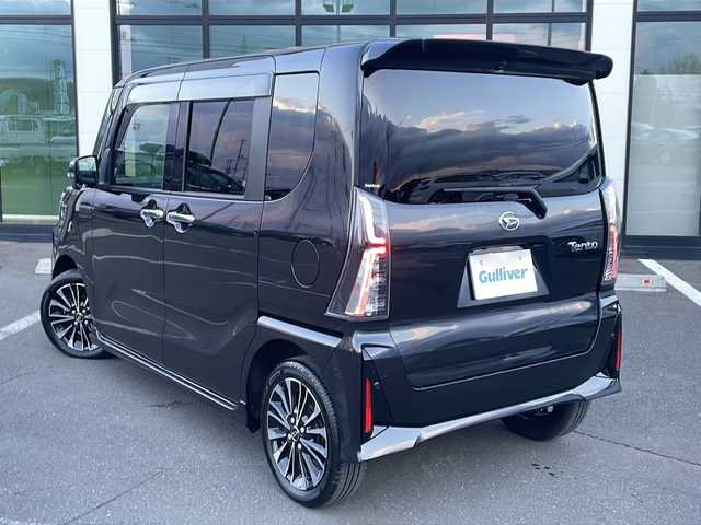 ダイハツ タント カスタム RS 道東・釧路十勝 2023(令5)年 1.9万km ブラックマイカメタリック ・４WD/・社外SDメモリナビ/（フルセグ・ＣＤ・ＤＶＤ・ＳＤ・ＢＴ・ＨＤＭＩ・ＵＳＢ）/・バックカメラ/・前席シートヒーター/・運転席ロングスライド/・両側パワースライドドア/・スマートキー/・プッシュスタート/・電動格納ミラー/・衝突被害軽減ブレーキ/・白線逸脱防止機能/・横滑り防止装置/・リアガラスサンシェード/・純正フロアマット/・ＥＴＣ2.0/・社外ＡＷ組込冬タイヤ積載