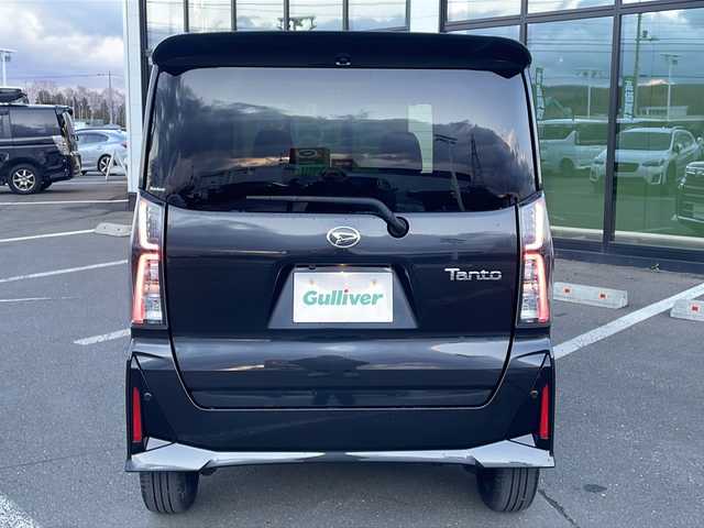 ダイハツ タント カスタム RS 道東・釧路十勝 2023(令5)年 1.9万km ブラックマイカメタリック ・４WD/・社外SDメモリナビ/（フルセグ・ＣＤ・ＤＶＤ・ＳＤ・ＢＴ・ＨＤＭＩ・ＵＳＢ）/・バックカメラ/・前席シートヒーター/・運転席ロングスライド/・両側パワースライドドア/・スマートキー/・プッシュスタート/・電動格納ミラー/・衝突被害軽減ブレーキ/・白線逸脱防止機能/・横滑り防止装置/・リアガラスサンシェード/・純正フロアマット/・ＥＴＣ2.0/・社外ＡＷ組込冬タイヤ積載