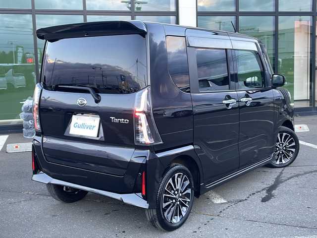 ダイハツ タント カスタム RS 道東・釧路十勝 2023(令5)年 1.9万km ブラックマイカメタリック ・４WD/・社外SDメモリナビ/（フルセグ・ＣＤ・ＤＶＤ・ＳＤ・ＢＴ・ＨＤＭＩ・ＵＳＢ）/・バックカメラ/・前席シートヒーター/・運転席ロングスライド/・両側パワースライドドア/・スマートキー/・プッシュスタート/・電動格納ミラー/・衝突被害軽減ブレーキ/・白線逸脱防止機能/・横滑り防止装置/・リアガラスサンシェード/・純正フロアマット/・ＥＴＣ2.0/・社外ＡＷ組込冬タイヤ積載