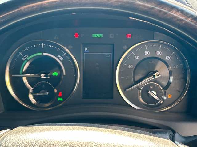 トヨタ ヴェルファイア ハイブリット エグゼクティブ ラウンジ 東京都 2018(平30)年 5.7万km ホワイトパールクリスタルシャイン モデリスタフルエアロ/ツインムーンルーフ/純正SDナビ/　Bluetooth/フルセグTV/DVD/CD/Blu-ray/HDMI/純正フリップダウンモニター/JBLプレミアムサウンドシステム/両側パワースライドドア/ビルトインETC2.0/レーダークルーズコントロール/パノラミックビューモニター/デジタルインナーミラー/プリクラッシュセーフティ/レーントレーシングアシスト/ロードサインアシスト/アダプティブハイビームシステム/レザーシート/パワーシート/シートヒーター/シートクーラー/インテリジェントクリアランスソナー/ブラインドスポットモニター/デジタルインナーミラー/パワーバックドア/3眼LEDヘットライト/LEDフォグランプ/LEDコーナリングランプ/シーケンシャルターンランプ/純正17インチアルミホイール/ステアリングヒーター/ステアリングスイッチ/置くだけ充電/AC100V電源/スペアキー×3/後席サンシェード/プッシュスタート/スマートキー/電動オート格納ミラー/ウインカーミラー/フロアマット/ドアバイザー/保証書/取扱説明書