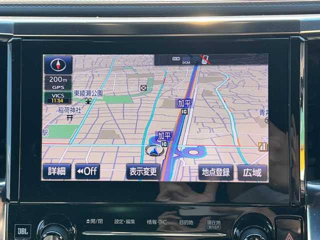 トヨタ ヴェルファイア ハイブリット エグゼクティブ ラウンジ 東京都 2018(平30)年 5.7万km ホワイトパールクリスタルシャイン モデリスタフルエアロ/ツインムーンルーフ/純正SDナビ/　Bluetooth/フルセグTV/DVD/CD/Blu-ray/HDMI/純正フリップダウンモニター/JBLプレミアムサウンドシステム/両側パワースライドドア/ビルトインETC2.0/レーダークルーズコントロール/パノラミックビューモニター/デジタルインナーミラー/プリクラッシュセーフティ/レーントレーシングアシスト/ロードサインアシスト/アダプティブハイビームシステム/レザーシート/パワーシート/シートヒーター/シートクーラー/インテリジェントクリアランスソナー/ブラインドスポットモニター/デジタルインナーミラー/パワーバックドア/3眼LEDヘットライト/LEDフォグランプ/LEDコーナリングランプ/シーケンシャルターンランプ/純正17インチアルミホイール/ステアリングヒーター/ステアリングスイッチ/置くだけ充電/AC100V電源/スペアキー×3/後席サンシェード/プッシュスタート/スマートキー/電動オート格納ミラー/ウインカーミラー/フロアマット/ドアバイザー/保証書/取扱説明書