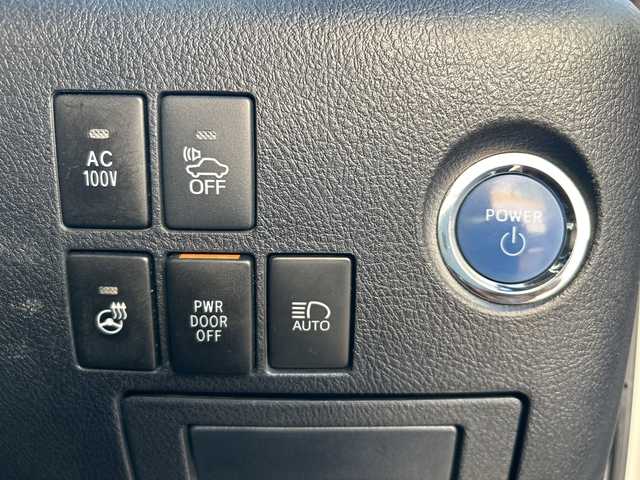 トヨタ ヴェルファイア ハイブリット エグゼクティブ ラウンジ 東京都 2018(平30)年 5.7万km ホワイトパールクリスタルシャイン モデリスタフルエアロ/ツインムーンルーフ/純正SDナビ/　Bluetooth/フルセグTV/DVD/CD/Blu-ray/HDMI/純正フリップダウンモニター/JBLプレミアムサウンドシステム/両側パワースライドドア/ビルトインETC2.0/レーダークルーズコントロール/パノラミックビューモニター/デジタルインナーミラー/プリクラッシュセーフティ/レーントレーシングアシスト/ロードサインアシスト/アダプティブハイビームシステム/レザーシート/パワーシート/シートヒーター/シートクーラー/インテリジェントクリアランスソナー/ブラインドスポットモニター/デジタルインナーミラー/パワーバックドア/3眼LEDヘットライト/LEDフォグランプ/LEDコーナリングランプ/シーケンシャルターンランプ/純正17インチアルミホイール/ステアリングヒーター/ステアリングスイッチ/置くだけ充電/AC100V電源/スペアキー×3/後席サンシェード/プッシュスタート/スマートキー/電動オート格納ミラー/ウインカーミラー/フロアマット/ドアバイザー/保証書/取扱説明書