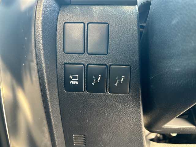 トヨタ ヴェルファイア ハイブリット エグゼクティブ ラウンジ 東京都 2018(平30)年 5.7万km ホワイトパールクリスタルシャイン モデリスタフルエアロ/ツインムーンルーフ/純正SDナビ/　Bluetooth/フルセグTV/DVD/CD/Blu-ray/HDMI/純正フリップダウンモニター/JBLプレミアムサウンドシステム/両側パワースライドドア/ビルトインETC2.0/レーダークルーズコントロール/パノラミックビューモニター/デジタルインナーミラー/プリクラッシュセーフティ/レーントレーシングアシスト/ロードサインアシスト/アダプティブハイビームシステム/レザーシート/パワーシート/シートヒーター/シートクーラー/インテリジェントクリアランスソナー/ブラインドスポットモニター/デジタルインナーミラー/パワーバックドア/3眼LEDヘットライト/LEDフォグランプ/LEDコーナリングランプ/シーケンシャルターンランプ/純正17インチアルミホイール/ステアリングヒーター/ステアリングスイッチ/置くだけ充電/AC100V電源/スペアキー×3/後席サンシェード/プッシュスタート/スマートキー/電動オート格納ミラー/ウインカーミラー/フロアマット/ドアバイザー/保証書/取扱説明書