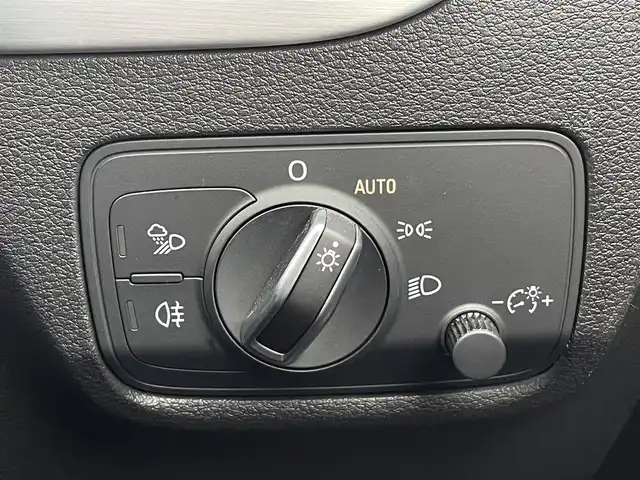 アウディ Ｑ２ 30TFSIスポーツ 三重県 2020(令2)年 6.4万km グレイシアホワイトメタリック ACC/純正ナビ/バックカメラ/フルセグTV/シートヒーター/社外ドライブレコーダー/純正17インチアルミホイール/Bluetooth/ETC/LEDライト/バーチャルコックピット/電動リアゲート/保証書/取扱説明書/スペアキー1本