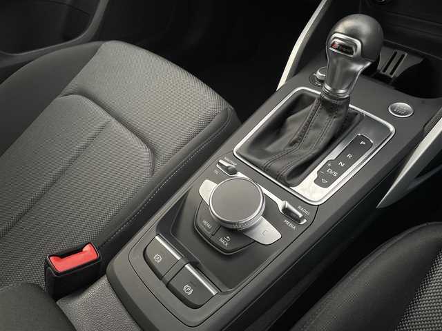 アウディ Ｑ２ 30TFSIスポーツ 三重県 2020(令2)年 6.4万km グレイシアホワイトメタリック ACC/純正ナビ/バックカメラ/フルセグTV/シートヒーター/社外ドライブレコーダー/純正17インチアルミホイール/Bluetooth/ETC/LEDライト/バーチャルコックピット/電動リアゲート/保証書/取扱説明書/スペアキー1本