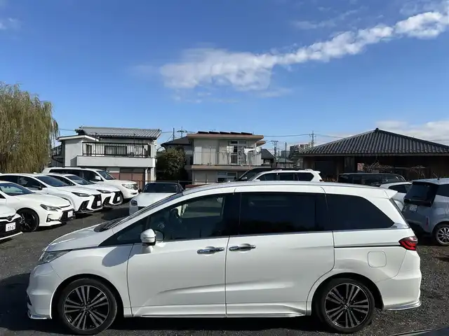 ホンダ オデッセイ アブソルート EX 埼玉県 2014(平26)年 11.8万km パール ・ワンオーナー/・禁煙車/・車検R9年9月28日まで/・レーダークルーズコントロール/・レーダーブレーキ/・純正ナビゲーション/・純正後席モニター/・純正18インチアルミホイール/・両側電動スライドドア/・360°カメラ/・CD/DVD/BT/USB/HDMI/・アイドリングストップ/・パワーシート/・LEDヘッドライト/・スペアキー/・新車保証書/・取扱説明書