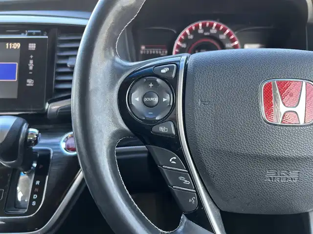 ホンダ オデッセイ アブソルート EX 埼玉県 2014(平26)年 11.8万km パール ・ワンオーナー/・禁煙車/・車検R9年9月28日まで/・レーダークルーズコントロール/・レーダーブレーキ/・純正ナビゲーション/・純正後席モニター/・純正18インチアルミホイール/・両側電動スライドドア/・360°カメラ/・CD/DVD/BT/USB/HDMI/・アイドリングストップ/・パワーシート/・LEDヘッドライト/・スペアキー/・新車保証書/・取扱説明書