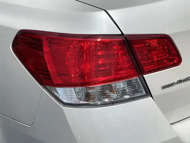 スバル レガシィ Ｂ４ 2．5GTアイサイト Sパケ 岩手県 2011(平23)年 13.2万km サテンホワイトパール 4WD/アイサイト/社外メモリーナビ/　BT/CD/DVD/フルセグ/バックカメラ/クルーズコントロール/HIDオートライト/ハーフレザーシート/前席パワーシート/純正18インチアルミホイール/パドルシフト/スマートキー/ETC