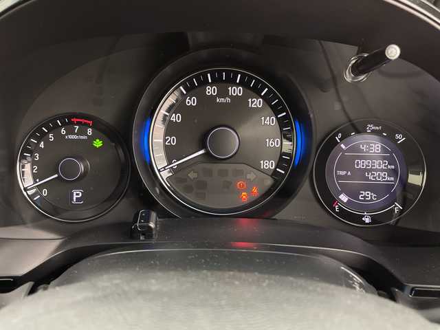 ホンダ シャトル G 鹿児島県 2016(平28)年 8.9万km ミッドナイトブルービームM ワンオーナー　/純正８型ナビ　/（フルセグ/Ｂｌｕｅｔｏｏｔｈ/CD/DVD)　/ビルドインＥＴＣ　/バックカメラ　/ステアリングスイッチ　/電動格納ミラー　/純正フロアマット　/ドアバイザー　/アイドリングストップ/プッシュスタートボタン　/スマートキー/保証書/取扱説明書