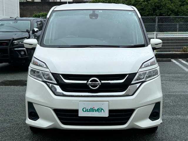 日産 セレナ X 熊本県 2017(平29)年 6.5万km ブリリアントホワイトパール 衝突軽減ブレーキ/社外ナビ/（CD・DVD・フルセグTV・BTオーディオ・SD）/バックカメラ/ETC/社外フリップダウンモニター（RXH12X-L）/ドライブレコーダー/オートライト/横滑り防止装置/ウィンカーミラー/純正フロアマット/純正ドアバイザー/新車保証書/取扱説明書/スペアキー×1本