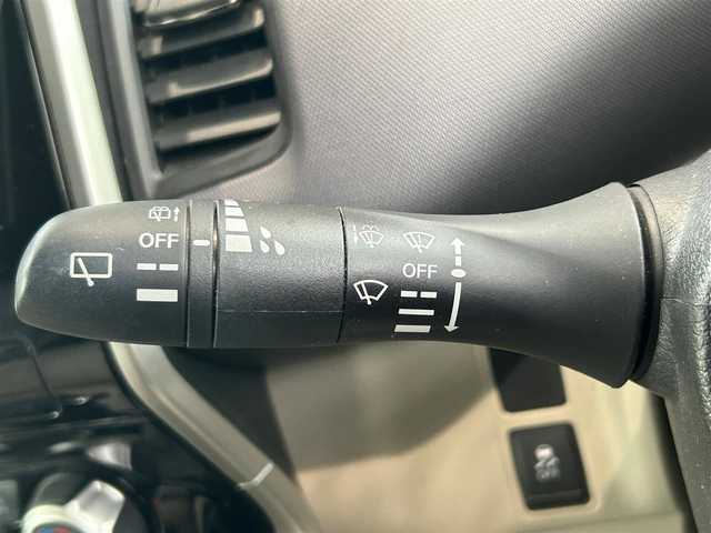 日産 セレナ X 熊本県 2017(平29)年 6.5万km ブリリアントホワイトパール 衝突軽減ブレーキ/社外ナビ/（CD・DVD・フルセグTV・BTオーディオ・SD）/バックカメラ/ETC/社外フリップダウンモニター（RXH12X-L）/ドライブレコーダー/オートライト/横滑り防止装置/ウィンカーミラー/純正フロアマット/純正ドアバイザー/新車保証書/取扱説明書/スペアキー×1本