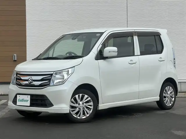 スズキ ワゴンＲ FZ 秋田県 2014(平26)年 4.8万km クリスタルホワイトP ４WD/純正オーディオ（AM/FM/CD)/衝突軽減システム/社外アルミ/スマートキー/アイドリングストップ/プッシュスタート/純正エアロパーツ/前席シートヒーター/社外フロアマット/純正ドアバイザー/ステアリングスイッチ/オートエアコン/パワーステアリング/パワーウィンドウ/レベライザー/電動格納ウィンカーミラー/横滑り防止/盗難防止装置/保証書/取扱説明書/記録簿
