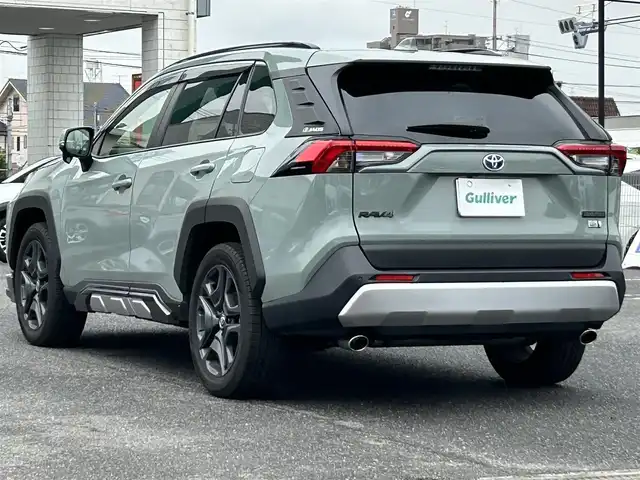 トヨタ ＲＡＶ４ ハイブリッド アドベンチャー 広島県 2023(令5)年 1.4万km アーバンカーキ ワンオーナー/JAOSバンパーガード/パノラマルーフ/4WD/純正ナビ（Bluetooth/フルセグTV/AM/FM）/バックカメラ/ETC2.0/前後ドライブレコーダー/電動リアゲート/シートヒーター「D/N席」/エアーシート「D/N席」/メモリ付きパワーシート/衝突被害軽減システム/レーダークルーズコントロール/前後コーナーセンサー/ブラインドスポットモニター/標識認識機能/リアクロストラフィックアラート/デジタルインナーミラー/LEDヘッドライト/オートライト/オートマチックハイビーム/フォグライト/プッシュスタート/ステアリングヒーター/ドアバイザー/純正ラゲッジプロテクター/純正フロアマット/純正アルミ/取扱説明書/保証書/スペアキー×1