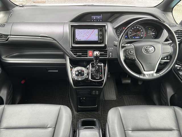 トヨタ エスクァイア Gi 広島県 2019(令1)年 6.4万km ホワイトパールクリスタルシャイン 禁煙/モデリスタエアロ /社外ナビ/CD/DVD/DTV/Bluetooth/バックカメラ/クルーズコントロール/両側パワースライドドア/LEDオートライト/オートマチックハイビーム /LDA/コーナーセンサー /ETC/ドライブレコーダー/純正アルミホイール/スマートキー/プッシュスタート /純正フロアマット
