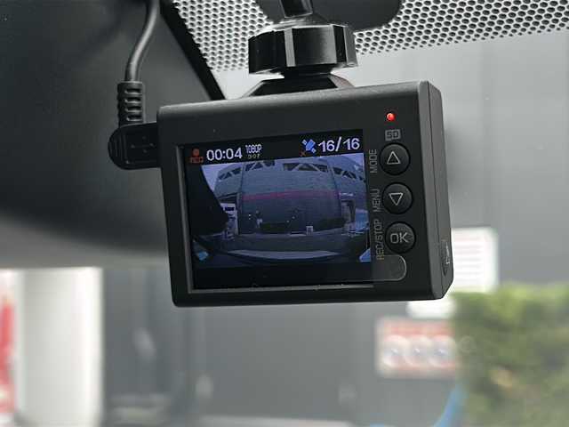 トヨタ エスクァイア Gi 広島県 2019(令1)年 6.4万km ホワイトパールクリスタルシャイン 禁煙/モデリスタエアロ /社外ナビ/CD/DVD/DTV/Bluetooth/バックカメラ/クルーズコントロール/両側パワースライドドア/LEDオートライト/オートマチックハイビーム /LDA/コーナーセンサー /ETC/ドライブレコーダー/純正アルミホイール/スマートキー/プッシュスタート /純正フロアマット