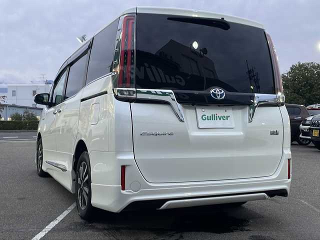 トヨタ エスクァイア ハイブリッド Gi 福島県 2018(平30)年 8.3万km ホワイトパールクリスタルシャイン 純正SDナビ/（FM/AM/DVD/Bluetooth）/レザーシート/バックカメラ/フルセグTV/衝突軽減ブレーキ/レーンキープアシスト/横滑り防止装置/両側電動スライド/ETC/LEDヘッドライト/純正フロアマット/後席用モニター/プッシュスタート/スマートキー