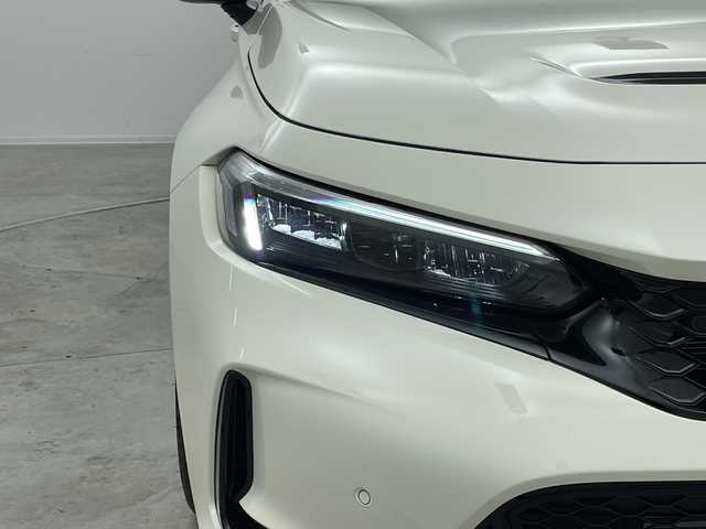 ホンダ シビック タイプR 群馬県 2025(令7)年 0.1万km未満 チャンピオンシップホワイト 登録済未使用車　純正９型ナビ　バックカメラ　ビルトインＥＴＣ２．０　Ｂｒｅｍｂｏキャリパー　アルアンターラステリング　アダプティブクルーズコントロール　ＴＹＰＥ　Ｒ専用リアスポイラー　ＬＥＤ　禁煙車