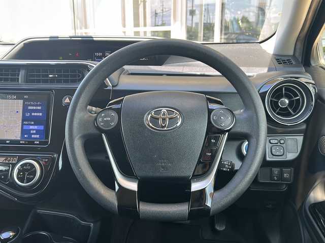 トヨタ アクア S スタイルブラック 静岡県 2019(令1)年 7.1万km ダークブルーマイカ 安全機能/・パーキングサポートブレーキ/・レーンキープアシスト/・クリアランスソナー/純正ナビ/・フルセグTV/・CD/DVD/Bluetooth/MSV/ラジオ/主要装備/・バック、フロントカメラ/・ドライブレコーダー/・シートヒーター/・ETC/・LEDヘッドライト/・ステアリングスイッチ/・クルーズコントロール/・プッシュスタート/・スマートキー