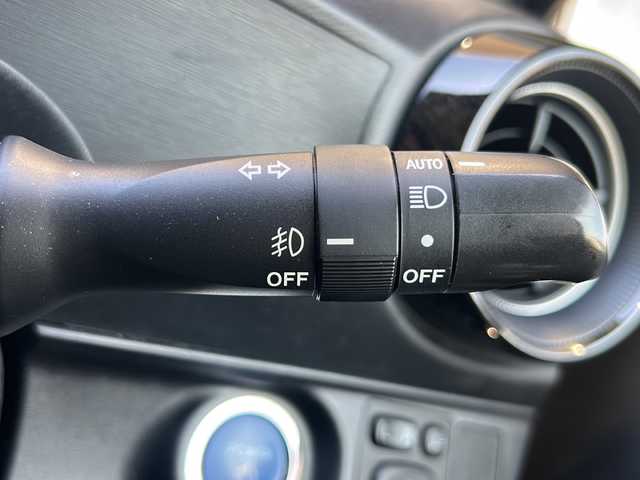 トヨタ アクア S スタイルブラック 静岡県 2019(令1)年 7.1万km ダークブルーマイカ 安全機能/・パーキングサポートブレーキ/・レーンキープアシスト/・クリアランスソナー/純正ナビ/・フルセグTV/・CD/DVD/Bluetooth/MSV/ラジオ/主要装備/・バック、フロントカメラ/・ドライブレコーダー/・シートヒーター/・ETC/・LEDヘッドライト/・ステアリングスイッチ/・クルーズコントロール/・プッシュスタート/・スマートキー
