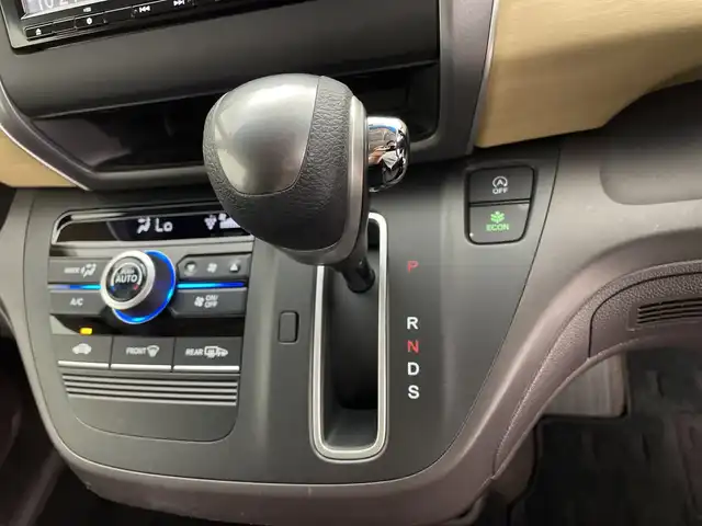 ホンダ フリード G ホンダセンシング 鹿児島県 2018(平30)年 2.6万km ブルーホライゾンM 純正ナビ/（Bluetooth、フルセグTV、CD、DVD、FM、AM）/ホンダセンシング/プッシュスタート/アイドリングストップ/AAC/アダプティブクルーズコントロール/ETC/バックカメラ/純正フロアマット/両側パワースライドドア/ドアバイザー/LEDヘッドライト/オートライト