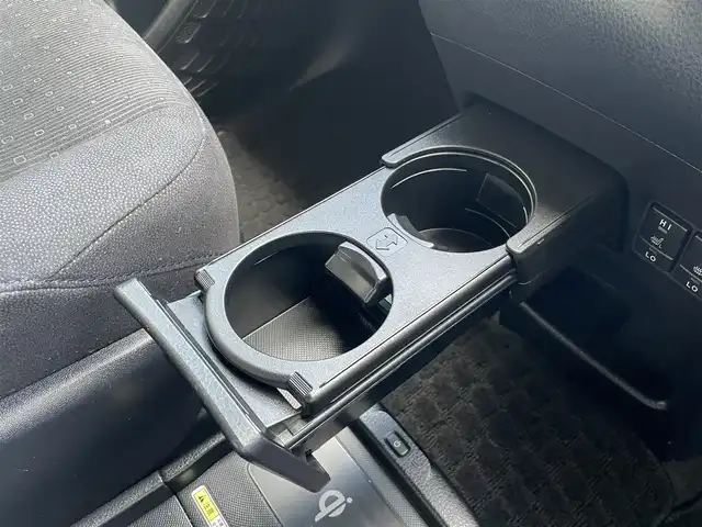 トヨタ ヴォクシー ハイブリッド V 兵庫県 2014(平26)年 8.4万km ブラック 外部検査実施済み/・純正9インチメモリーナビ（NSZT-Y62G）/・地デジ/DVD/BT/・バックカメラ/・ステアリングリモコン/・カロッツェリアツイーター/・ナビTVキャンセラー/・左パワースライドドア/・ビルトインETC/・純正15インチAW/・前席シートヒーター/・置くだけ充電/・オートLEDヘッドランプ/・スペアキー