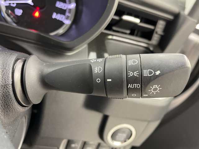 ダイハツ ムーヴ カスタム X LTDⅡ SAⅢ 岐阜県 2021(令3)年 2.2万km ブライトシルバーメタリック 純正8インチナビ/CD/DVD/Bluetooth/USB/SD/HDMI/パノラマモニター/スマートアシスト/衝突軽減ブレーキ/シートヒーター/コーナーセンサー/ドライブレコーダー/ETC/オートLEDヘッドライト/オートハイビーム/ステアリングリモコン/電動格納ミラー/ヘッドライトレベライザー/シートカバー付き/スマートキー/プッシュスタート/純正フロアマット/純正ドアバイザー/純正14インチアルミホイール