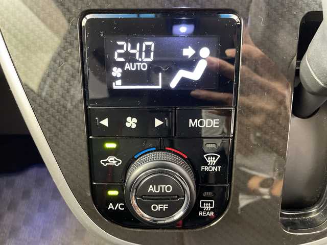 ダイハツ ムーヴ カスタム X LTDⅡ SAⅢ 岐阜県 2021(令3)年 2.2万km ブライトシルバーメタリック 純正8インチナビ/CD/DVD/Bluetooth/USB/SD/HDMI/パノラマモニター/スマートアシスト/衝突軽減ブレーキ/シートヒーター/コーナーセンサー/ドライブレコーダー/ETC/オートLEDヘッドライト/オートハイビーム/ステアリングリモコン/電動格納ミラー/ヘッドライトレベライザー/シートカバー付き/スマートキー/プッシュスタート/純正フロアマット/純正ドアバイザー/純正14インチアルミホイール