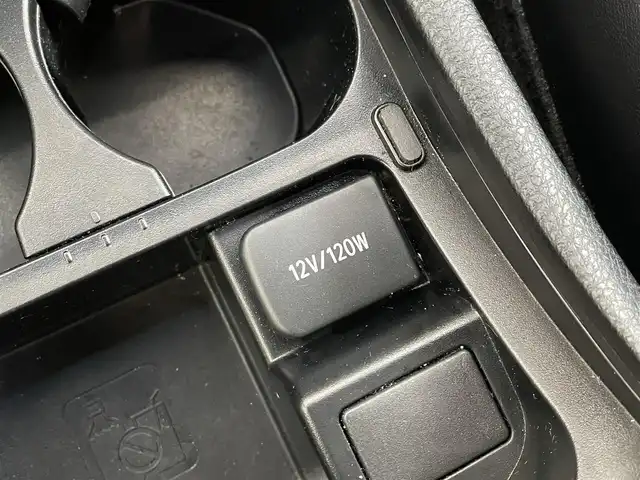 トヨタ ハリアー エレガンス 千葉県 2019(平31)年 5.4万km ブラック ワンオーナー車/サンルーフ　/９型純正ナビ(NSZT-Y66T)　/・ラジオ/CD/DVD/フルセグTV/BT/バックカメラ　/ビルトインETC2.0/Toyota Safety Sence/・レーダークルーズコントロール/・プリクラッシュセーフティ/・横滑り防止装置/・レーンディパーチャーアラート/・前後コーナーセンサー/・オートハイビーム/純正ドライブレコーダー　/カーテンエアバッグ/アイドリングストップ/ブレーキホールド/電子パーキングブレーキ　/ハーフレザーシート/パワーシート/純正フロアマット/プッシュスタート/スマートキー/純正17インチAW /LEDヘッドライト/取扱説明書/保証書/スペアキー