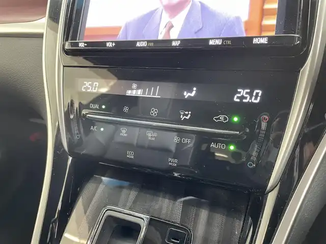 トヨタ ハリアー エレガンス 千葉県 2019(平31)年 5.4万km ブラック ワンオーナー車/サンルーフ　/９型純正ナビ(NSZT-Y66T)　/・ラジオ/CD/DVD/フルセグTV/BT/バックカメラ　/ビルトインETC2.0/Toyota Safety Sence/・レーダークルーズコントロール/・プリクラッシュセーフティ/・横滑り防止装置/・レーンディパーチャーアラート/・前後コーナーセンサー/・オートハイビーム/純正ドライブレコーダー　/カーテンエアバッグ/アイドリングストップ/ブレーキホールド/電子パーキングブレーキ　/ハーフレザーシート/パワーシート/純正フロアマット/プッシュスタート/スマートキー/純正17インチAW /LEDヘッドライト/取扱説明書/保証書/スペアキー