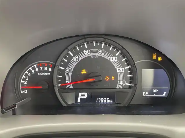 スズキ エブリイ PA 富山県 2024(令6)年 1.8万km スペリアホワイト 4WD/衝突被害軽減ブレーキ/オートライト/リアパーキングセンサー/レーンキープアシスト/横滑り防止装置/オーバーヘッドシェルフ/アイドリングストップ/スペアキー/エアコン/パワーステアリング