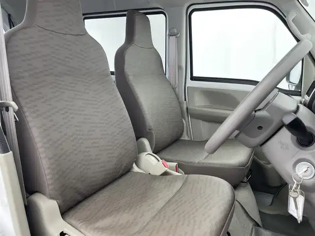 スズキ エブリイ PA 富山県 2024(令6)年 1.8万km スペリアホワイト 4WD/衝突被害軽減ブレーキ/オートライト/リアパーキングセンサー/レーンキープアシスト/横滑り防止装置/オーバーヘッドシェルフ/アイドリングストップ/スペアキー/エアコン/パワーステアリング