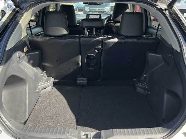 トヨタ ヤリスクロス ハイブリッド Z 栃木県 2022(令4)年 2.6万km ブラックマイカ/ホワイトパールクリスタルシャイン 2トーン 純正ナビ/Ｂｌｕｅｔｏｏｔｈ/アラウンドビューモニター/前後ドライブレコーダー/パーキングアシスト/モデリスタエアロ/シートヒーター/ＥＴＣ/クルーズコントロール/パワーバックドア/パワーシート/純正アルミホイール/スペアキー/ワンオーナー/USB入力端子/ABS/横滑り防止機能/コーナーセンサー/レーンキープアシスト/盗難防止装置/衝突被害軽減システム