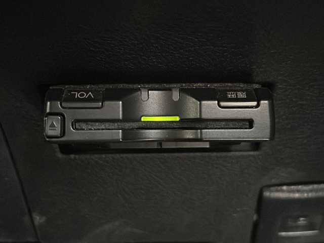 トヨタ カローラ フィールダー 1．5G 高知県 2015(平27)年 9.9万km ホワイトパールクリスタルシャイン ナビ/・Bl押しuetooth/・CD/DVD/・フルセグTV/トヨタセーフティセンス/アイドリングストップ/前後ドラレコ/ルーフレール/スペアキー