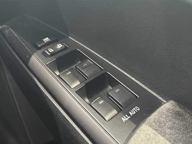 トヨタ カローラ フィールダー 1．5G 高知県 2015(平27)年 9.9万km ホワイトパールクリスタルシャイン ナビ/・Bl押しuetooth/・CD/DVD/・フルセグTV/トヨタセーフティセンス/アイドリングストップ/前後ドラレコ/ルーフレール/スペアキー