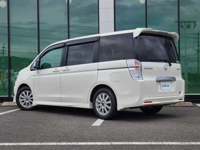 ホンダ ステップワゴン スパーダ Z 福岡県 2010(平22)年 7万km プレミアムホワイトパール 純正ナビ/純正フロアマット/オートライト/両側パワースライドドア/スタッドレスタイヤ/スペアキー/ビルトインETC/ワンセグテレビ/ABS/オートエアコン/フォグランプ/横滑り防止