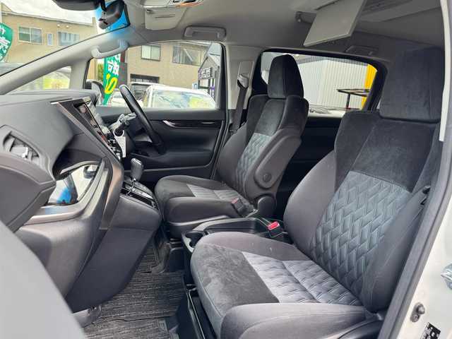 トヨタ アルファード S 滋賀県 2020(令2)年 6.3万km ホワイトパールクリスタルシャイン ワンオーナー/純正9インチディスプレイオーディオ /　フルセグ Bluetooth CD DVD  AM FM /Tコネクトナビキット/DVDデッキ/バックカメラ/スペアタイヤ/両側パワースライドドア/純正フリップダウンモニター/ビルトインETC/Toyota Safety Sense /プリクラッシュセーフティ/レーントレーシングアシスト［LTA］/レーダークルーズコントロール/ロードサインアシスト［RSA］/オートマチックハイビーム［AHB］/先行車発進告知機能［TMN］/純正フロアマット/スマートキー×2/プッシュスタート/