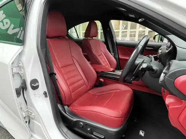 レクサス ＩＳ 350 Fスポーツ 東京都 2021(令3)年 2.9万km ホワイトノーヴァガラスフレーク 純正10.3インチタッチワイドナビ/(フルセグTV/Bluetooth/DVD/BD)/革スポーツシートセット/・前席ベンチレーション/・運転席ポジションメモリー/・メモリー付き電動チルト テレスコピックステアリング/・後席SRSサイドエアバック/3連フルLEDヘッドランプ/オレンジブレーキキャリパー/パノラミックビューモニター/セーフティシステムプラス/・プリクラッシュセーフティ/・レーントレーシングアシスト/・レーダークルーズコントロール/・先行車発進告知機能/ブラインドスポットモニター/前後ドライブレコーダー/純正19インチホイール/純正フロアマット/ステアリングヒーター/ETC2.0/スペアキー×1/取扱説明書