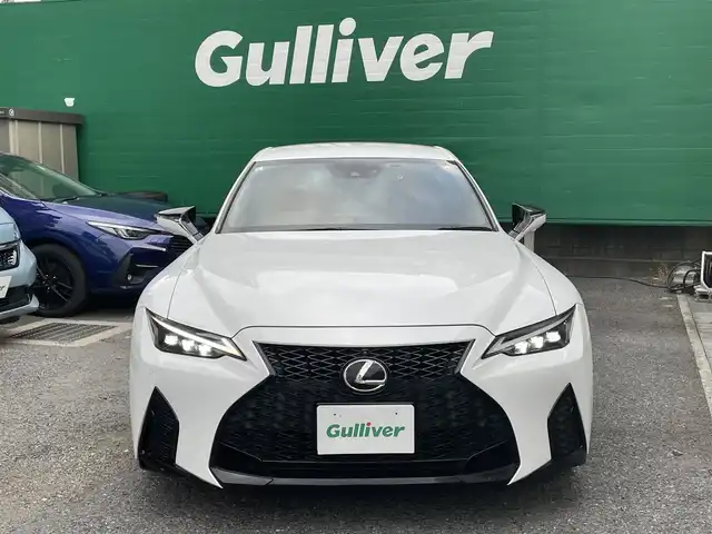 レクサス ＩＳ 350 Fスポーツ 東京都 2021(令3)年 2.9万km ホワイトノーヴァガラスフレーク 純正10.3インチタッチワイドナビ/(フルセグTV/Bluetooth/DVD/BD)/革スポーツシートセット/・前席ベンチレーション/・運転席ポジションメモリー/・メモリー付き電動チルト テレスコピックステアリング/・後席SRSサイドエアバック/3連フルLEDヘッドランプ/オレンジブレーキキャリパー/パノラミックビューモニター/セーフティシステムプラス/・プリクラッシュセーフティ/・レーントレーシングアシスト/・レーダークルーズコントロール/・先行車発進告知機能/ブラインドスポットモニター/前後ドライブレコーダー/純正19インチホイール/純正フロアマット/ステアリングヒーター/ETC2.0/スペアキー×1/取扱説明書