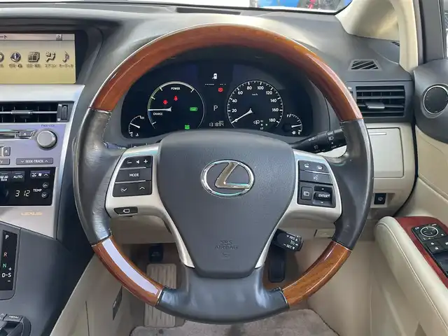レクサス ＲＸ 450h バージョンL エアサス 福岡県 2009(平21)年 13.2万km ホワイトパールクリスタルシャイン 純正メーカーナビ/Bluetooth対応/ワンセグTV/FM/AM/CD/DVD/サンルーフ/レーダークルーズコントロール/ドライブレコーダー/前席シートヒーター/前席パワーシート（メモリ付き）/バックカメラ/サイドカメラ/パワーバックドア/純正フロアマット/プッシュスタート/レザーシート/取扱説明書/スマートキー