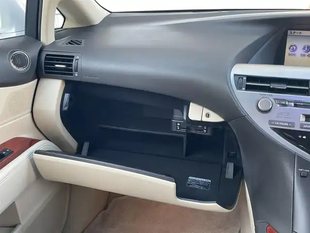 レクサス ＲＸ 450h バージョンL エアサス 福岡県 2009(平21)年 13.2万km ホワイトパールクリスタルシャイン 純正メーカーナビ/Bluetooth対応/ワンセグTV/FM/AM/CD/DVD/サンルーフ/レーダークルーズコントロール/ドライブレコーダー/前席シートヒーター/前席パワーシート（メモリ付き）/バックカメラ/サイドカメラ/パワーバックドア/純正フロアマット/プッシュスタート/レザーシート/取扱説明書/スマートキー