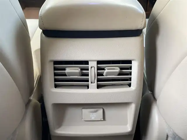 レクサス ＲＸ 450h バージョンL エアサス 福岡県 2009(平21)年 13.2万km ホワイトパールクリスタルシャイン 純正メーカーナビ/Bluetooth対応/ワンセグTV/FM/AM/CD/DVD/サンルーフ/レーダークルーズコントロール/ドライブレコーダー/前席シートヒーター/前席パワーシート（メモリ付き）/バックカメラ/サイドカメラ/パワーバックドア/純正フロアマット/プッシュスタート/レザーシート/取扱説明書/スマートキー