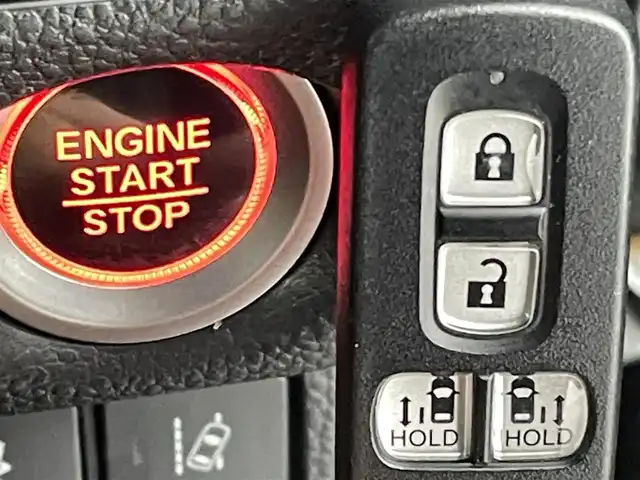 ホンダ Ｎ ＢＯＸ カスタム G L ターボ ホンダセンシング 熊本県 2018(平30)年 5万km クリスタルブラックパール 純正ナビ（ＣＤ・ＤＶＤ・フルセグ・ＢＴ・ＳＤ・ＵＳＢ）/バックカメラ　/ビルトインＥＴＣ　/レーダークルーズコントロール/両側パワースライドドア　/衝突軽減ブレーキ　/先行車発進お知らせ機能/標識認識機能/路外逸脱制御/レーンキープアシスト　/横滑り防止　/アイドリングストップ　/パドルシフト/ドアバイザー/ハーフレザーシート/純正フロアマット/純正１５インチAW/オートライト/LEDヘッドライト/フォグランプ/スマートキー/プッシュスタート/スペアキー1本/保証書/取扱説明書