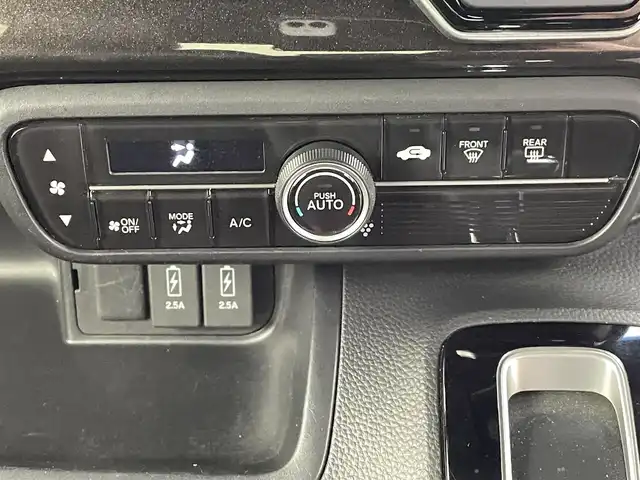 ホンダ Ｎ ＢＯＸ カスタム G L ターボ ホンダセンシング 熊本県 2018(平30)年 5万km クリスタルブラックパール 純正ナビ（ＣＤ・ＤＶＤ・フルセグ・ＢＴ・ＳＤ・ＵＳＢ）/バックカメラ　/ビルトインＥＴＣ　/レーダークルーズコントロール/両側パワースライドドア　/衝突軽減ブレーキ　/先行車発進お知らせ機能/標識認識機能/路外逸脱制御/レーンキープアシスト　/横滑り防止　/アイドリングストップ　/パドルシフト/ドアバイザー/ハーフレザーシート/純正フロアマット/純正１５インチAW/オートライト/LEDヘッドライト/フォグランプ/スマートキー/プッシュスタート/スペアキー1本/保証書/取扱説明書