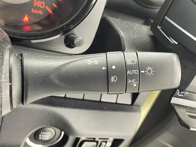 スズキ ジムニー XC 滋賀県 2022(令4)年 2.6万km シフォンアイボリーM 社外8インチナビ/【Bluetooth/CD/DVD/フルセグTV】/バックカメラ/4WD/クルーズコントロール/レーンキープアシスト/衝突軽減ブレーキ/LEDヘッドライト/オートマチックハイビーム/前後ドライブレコーダー/D/Nシートヒーター/ヒルディセントコントロール/ヘッドライトウォッシャー/純正フロアマット/プッシュスタート/スマートキー/ステアリングリモコン